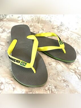 Havaianas Brasil Logo Flip Flops (Grey/Neon Yellow)